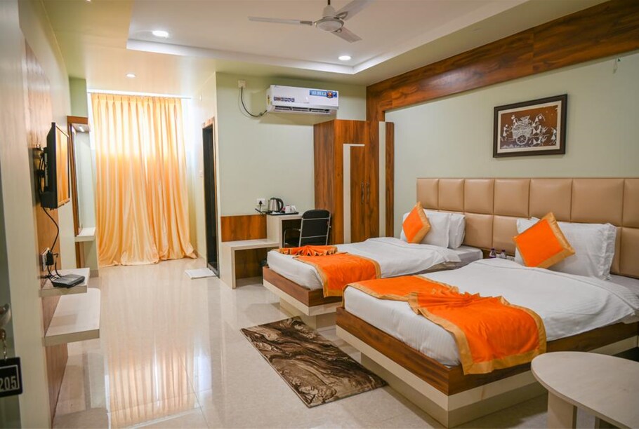 SUPERIOR TWIN BED ROOM IMAGE2